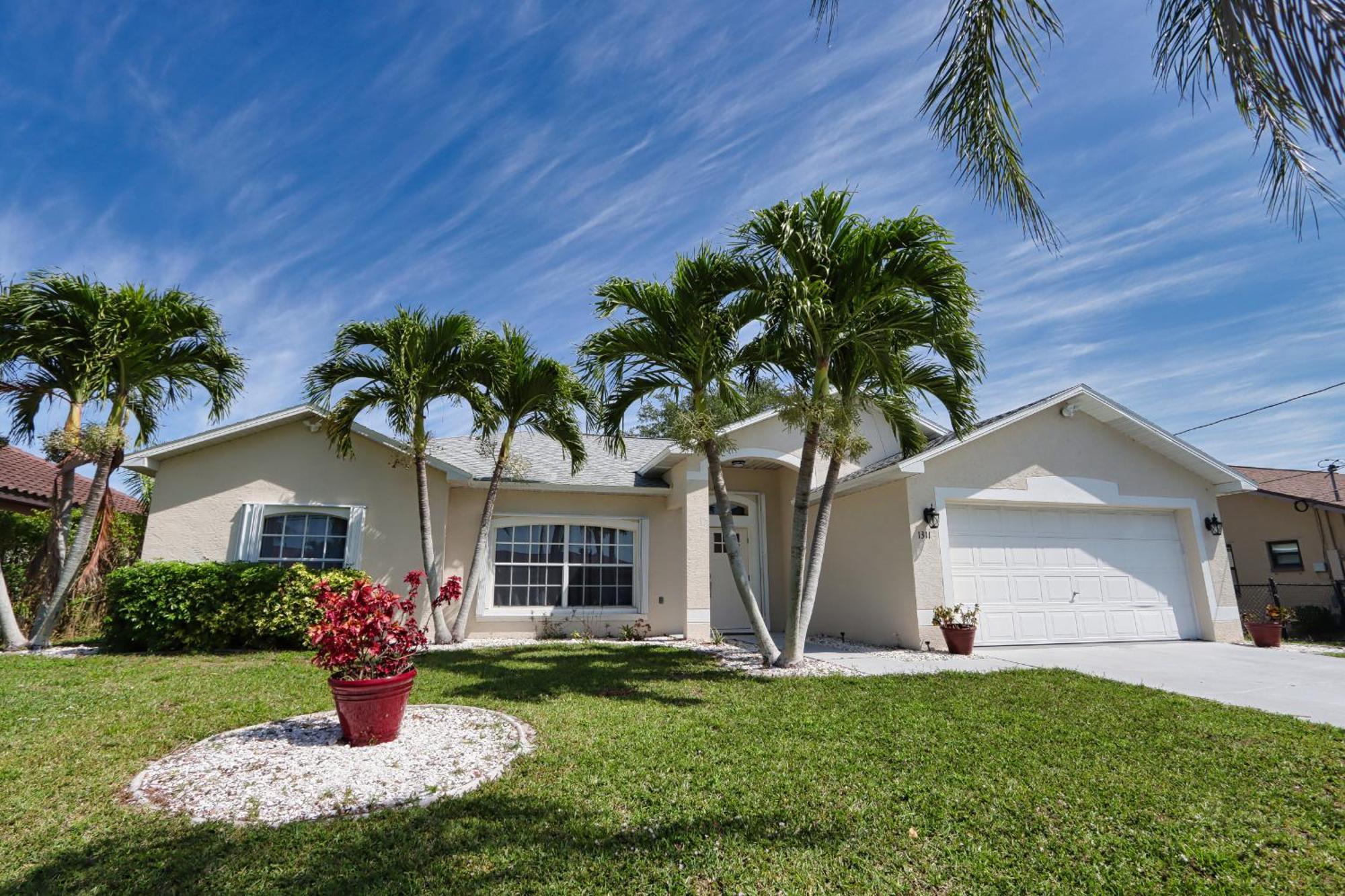 Charming Waterfront Vacation Rental With Fabulous Views And Easy Access To The Caloosahatchee River Cape Coral Exterior photo