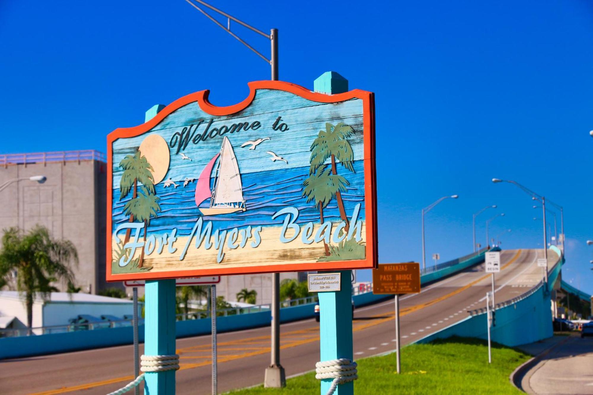 Charming Waterfront Vacation Rental With Fabulous Views And Easy Access To The Caloosahatchee River Cape Coral Exterior photo